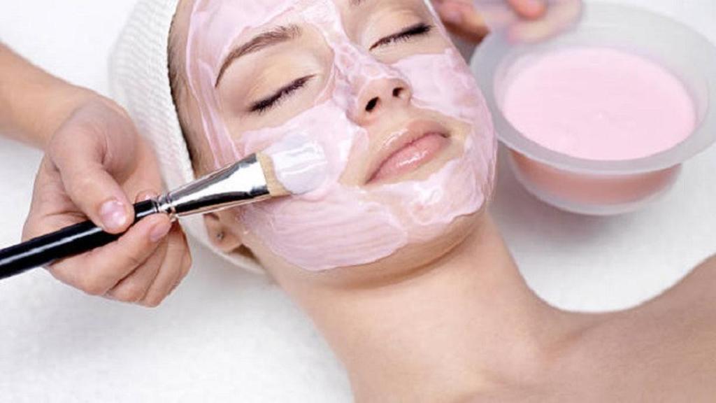 10 Masker Wajah Alami untuk Mengencangkan&nbsp;Kulit